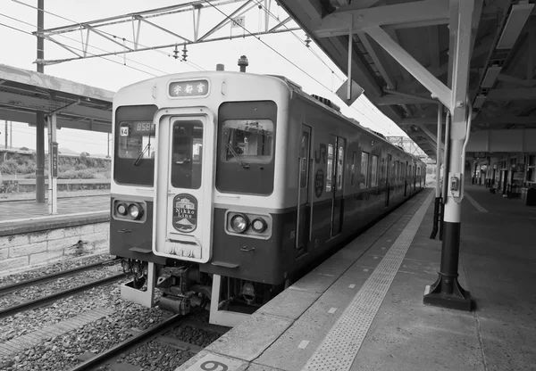 Estación Nikko, Japón.Fotografía en blanco y negro —  Fotos de Stock
