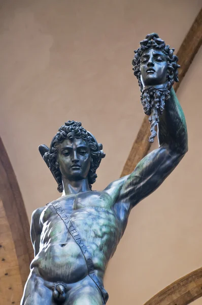 Bronze statue of Perseus holding head of Medusa — Stock Photo, Image