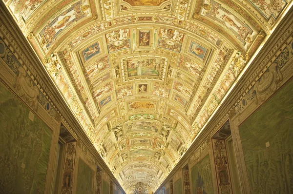 Крыши музеев Ватикана — стоковое фото