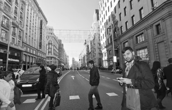 Gran Via de Madrid. Fotografia em preto e branco — Fotografia de Stock