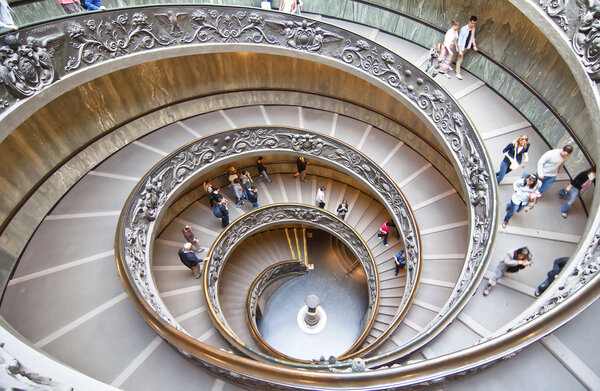 Лестницы музеев Ватикана
