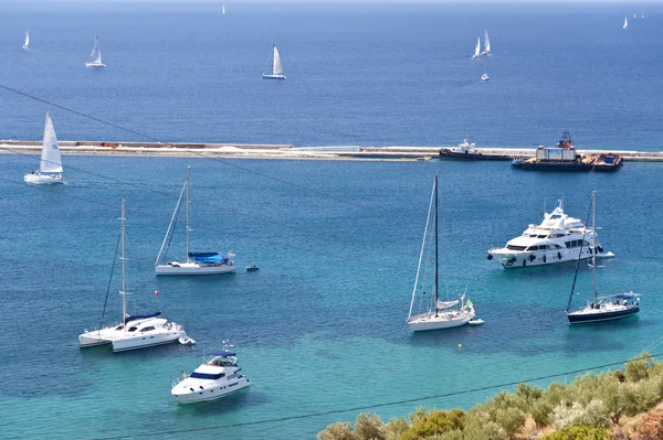 Segelschiffe auf Samos — Stockfoto
