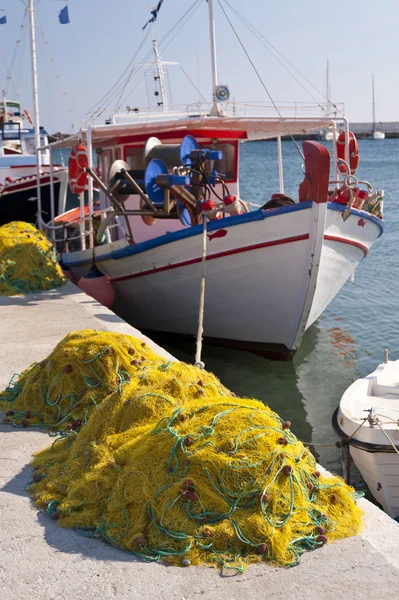 Łodzie rybackie na samos — Zdjęcie stockowe