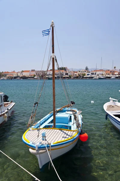 Rybářské lodě na samos — Stock fotografie