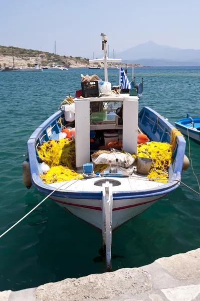 Рибальські човни на Самос — стокове фото