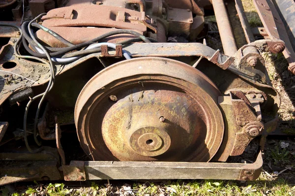生锈的钢轮 — 图库照片