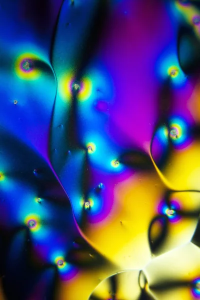 Mikrokristalle der Ascorbins:ure im polarisierten Licht - Micro — стоковое фото