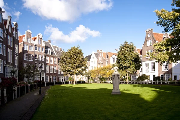 Beguinage in amsterdam — Stock Photo, Image