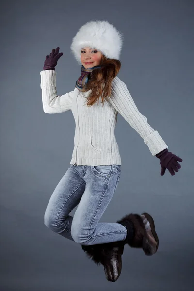 Menina bonita em roupas de inverno. Estúdio — Fotografia de Stock