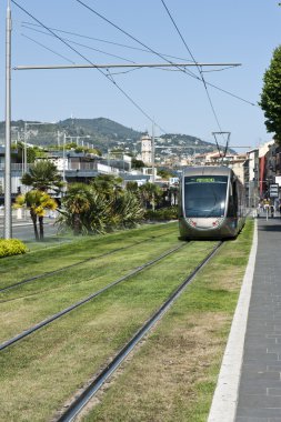 güzel Fransa tramvay yaklaşıyor