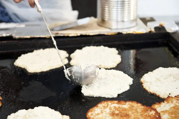 半生不熟的煎饼 — 图库照片