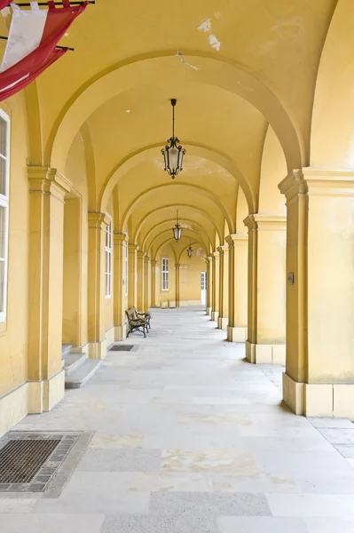 Дворцовая арка — стоковое фото