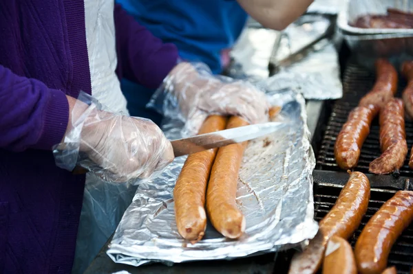 Pregătirea Hot Dogs — Fotografie, imagine de stoc