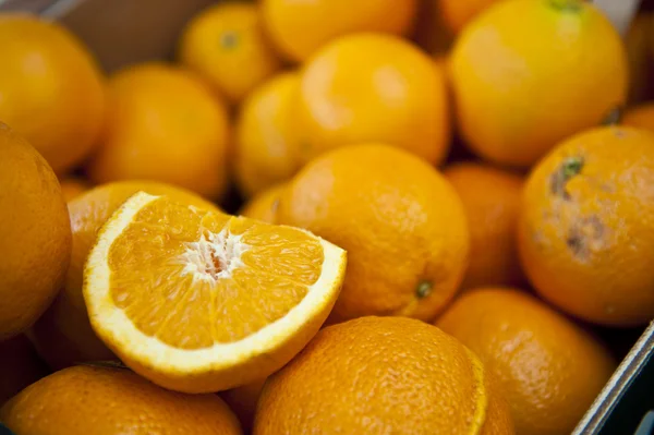 Plasterki pomarańczy cięcia — Zdjęcie stockowe