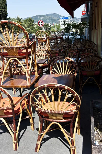 Cadeiras de madeira arqueadas — Fotografia de Stock