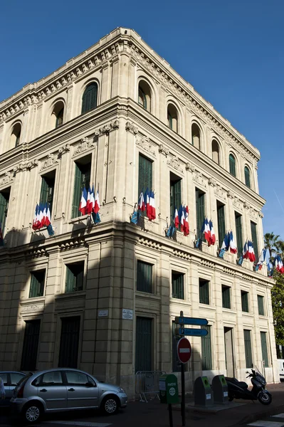 Edificio de bandera francesa — Foto de Stock