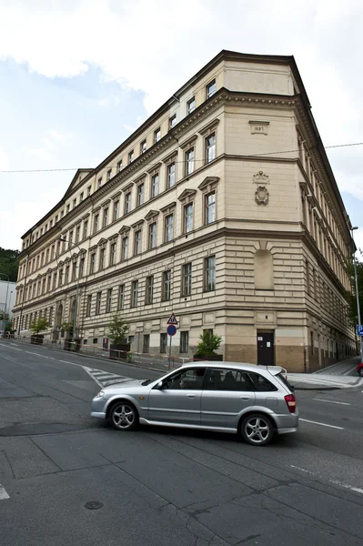 Auto Praag appartement — Stockfoto