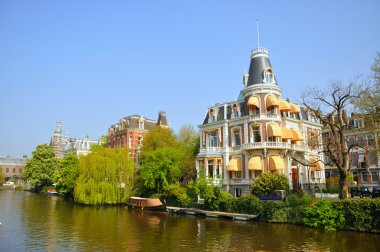 Amsterdam, Hollanda (Hollanda tekne ile güzel nehir)