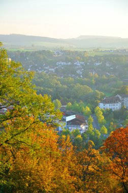 Sarı ağaçlarda sonbaharda frauenberg fulda, hessen, Almanya
