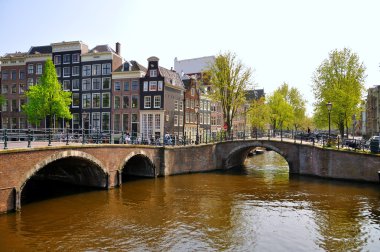 Amsterdam, Hollanda (Hollanda 2 Köprüsü ile güzel nehir