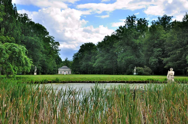 Parque Lake of Schloss Fasanarie em Fulda, Hessen, Alemanha — Fotografia de Stock