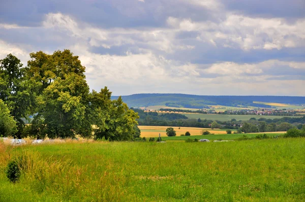 Beau paysage (champs) près de Schloss Fasanarie à Fulda, He — Photo