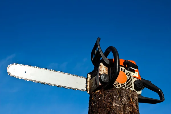 Professioneel elektrisch chainsaw — Stockfoto