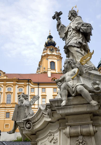 Melk - baroque closister from Austria and st. John Nepomuk statue — Stock Photo, Image