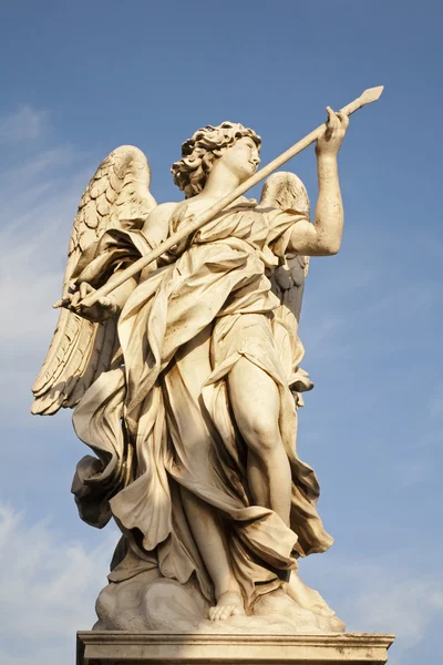 Řím - anděl s kopím do Domenico Guidi, Ponte Sant'Angelo - Angels most — Stock fotografie