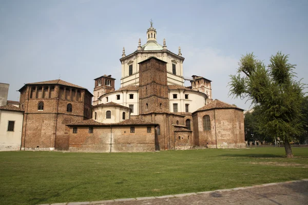 Мілан - San Lorenzo - Lorenzo Святої Церкви — стокове фото