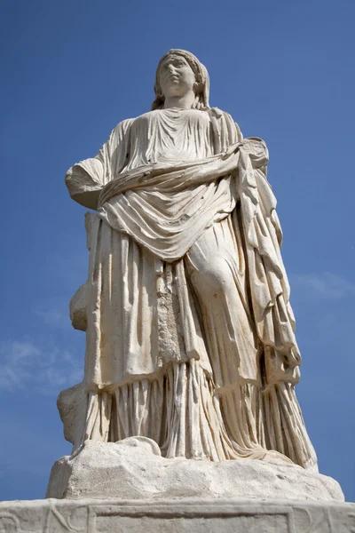 Рим - статуя из Atrium Vestae - Forum romanum — стоковое фото