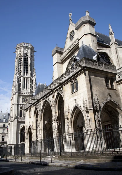 Paris - Igreja gótica Saint Germain-l 'Auxerrois — Fotografia de Stock