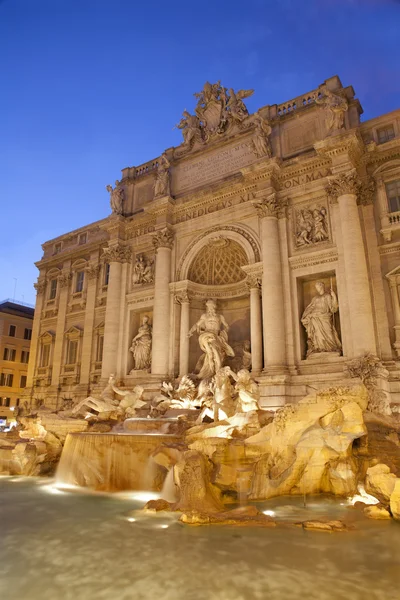 Roma - Fontana di Trevi in serata — Foto Stock