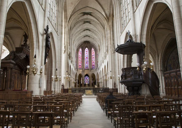 Paryż - wnętrze gotycki kościół - saint-germain-l'auxerrois — Zdjęcie stockowe