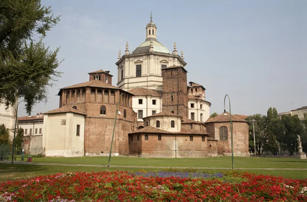 米兰-San Lorenzo-圣 Lorenzo 教会 — 图库照片