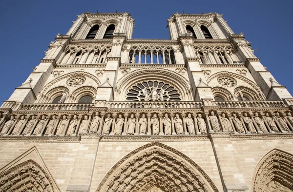巴黎圣母院大教堂的西立面 — 图库照片