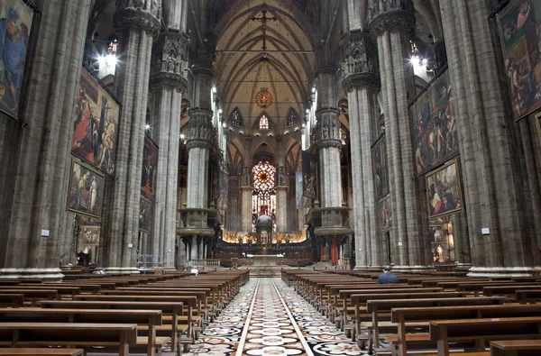 Milan - main nave of Dom — Stock Photo, Image
