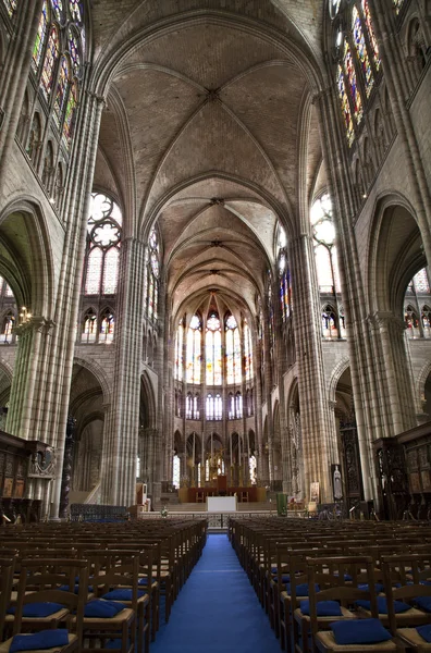 Париж - интерьер собора Святого Дени — стоковое фото
