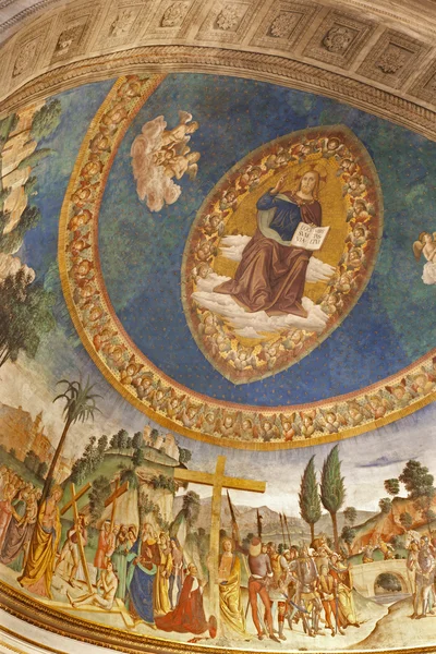 Roma - fresco de Cristo Pantokrator del ábside de Santa Croce en la iglesia de Gerusalemme por Antoniazzo Romano (1430-1510) y Marco Palmezzano (1460-1539 ) — Foto de Stock