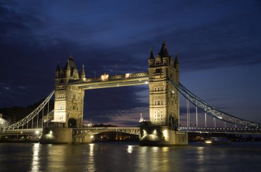 Londra - sabah kule Köprüsü