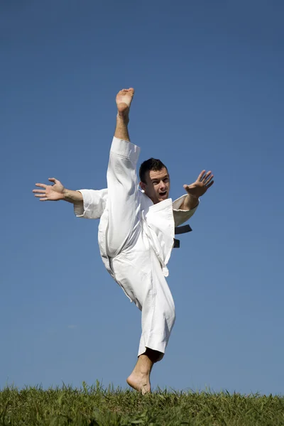 Trénink karate v kimonu - kata — Stock fotografie