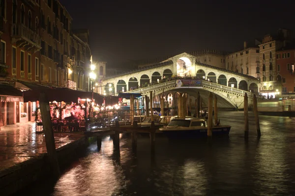 Venetië - ponte rialto's nachts — Stockfoto