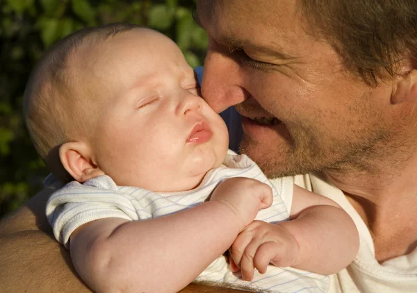 Amor do bebê e do pai — Fotografia de Stock