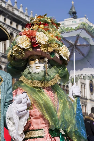 Aita - luksusnaamio karnevaaleilta — kuvapankkivalokuva