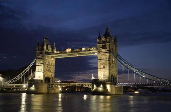 Λονδίνο - γέφυρα του Πύργου πρωί — Φωτογραφία Αρχείου