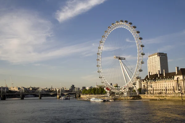 Londen - london eye in Avondlicht — Stockfoto