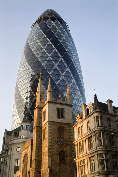 Лондон - Swiss re башта — стокове фото