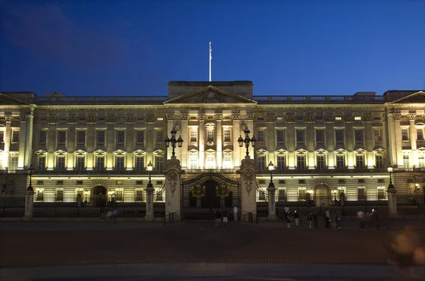 London - buckingham palace - kväll — Stockfoto