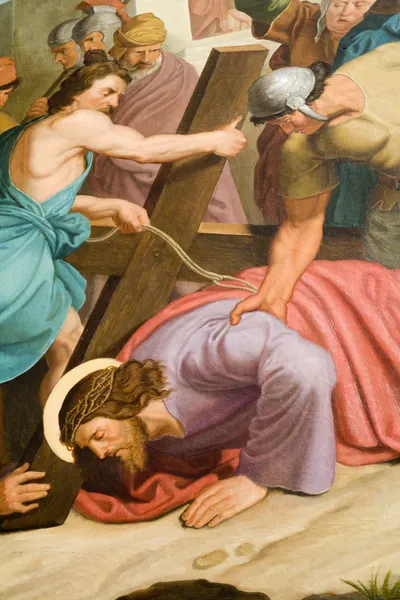Jesús bajo la cruz - pintura de la iglesia de Santa Isabel de Viena — Foto de Stock