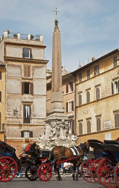 Rome - horse carriage from Piazza della Rotonda — Stock Photo, Image